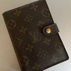 Louis Vuitton small Agenda condition 7/10